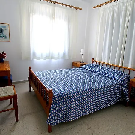 Skeleas * Pissouri